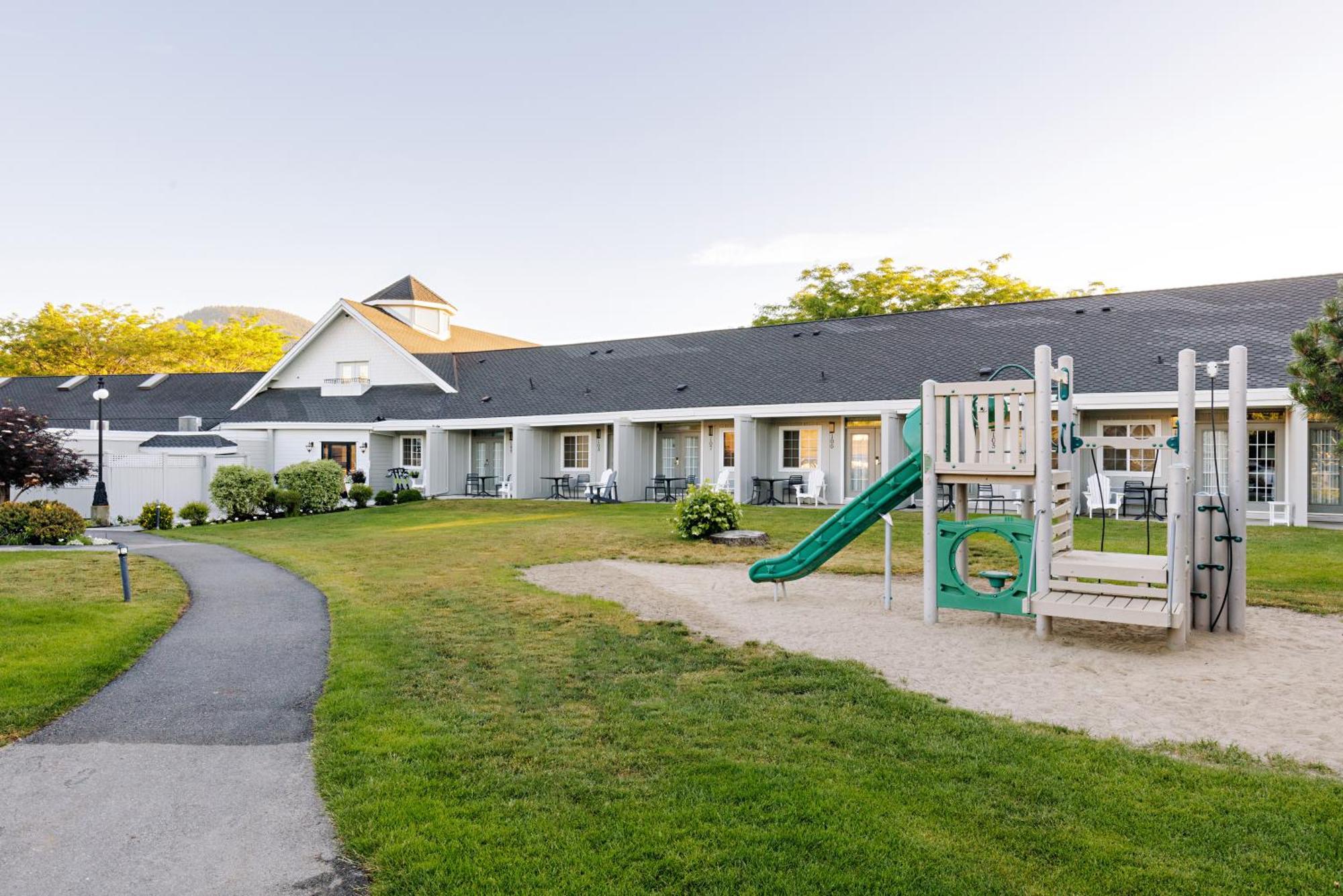 Balcomo, A Ramada By Wyndham Penticton Exterior foto