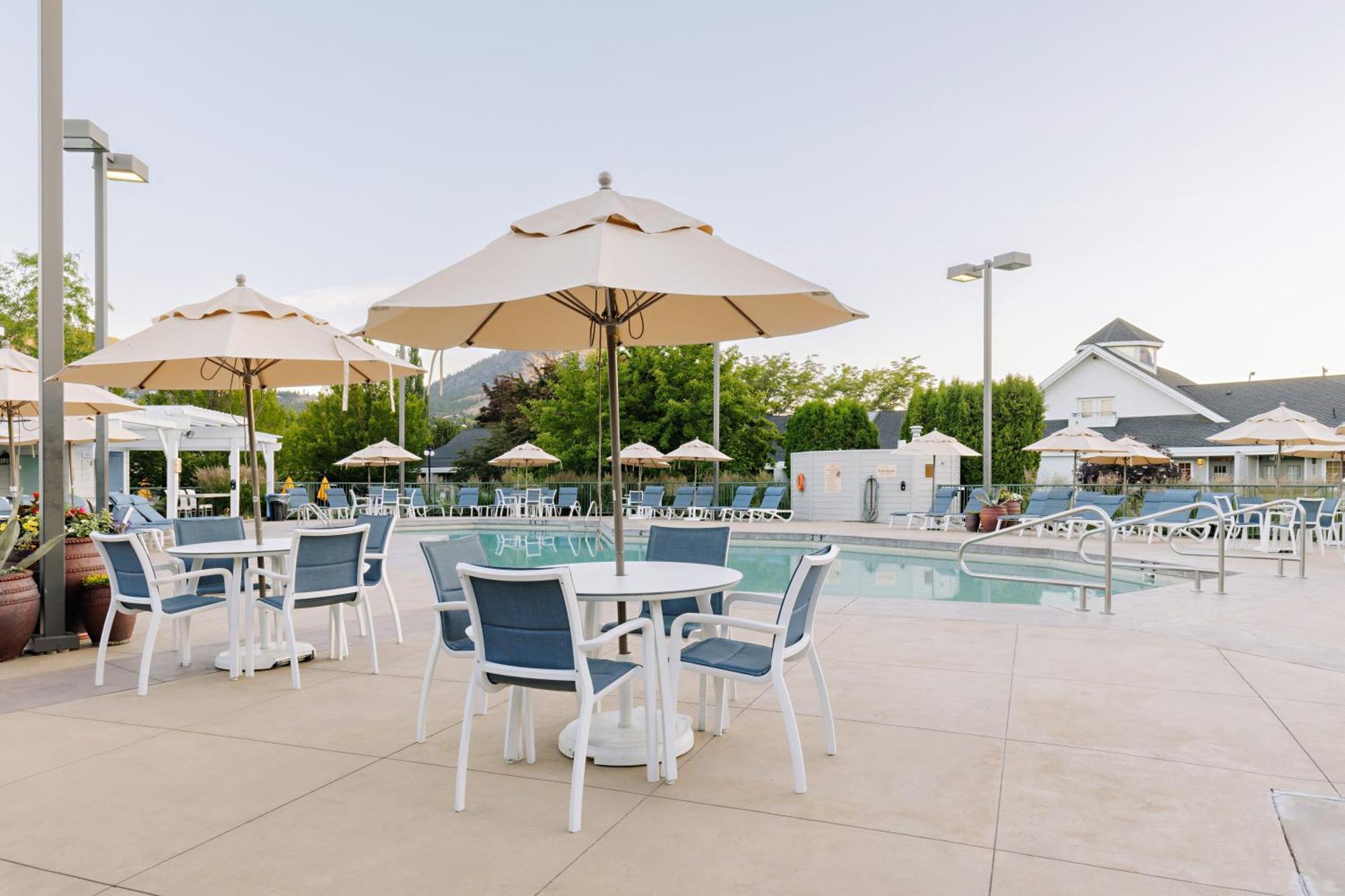 Balcomo, A Ramada By Wyndham Penticton Exterior foto